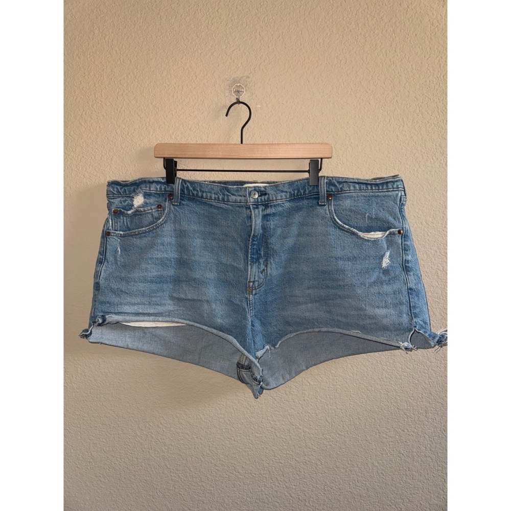Abercrombie & Fitch The Mom Short High Rise Shorts Size‎ 36 or 22